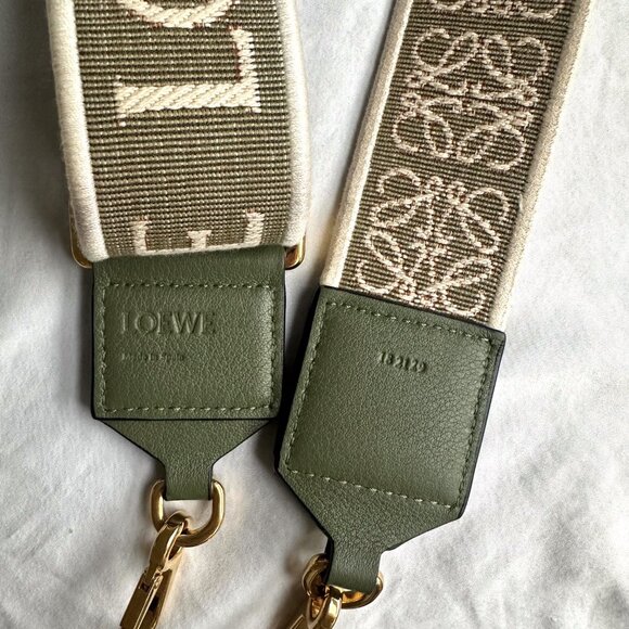 Loewe Anagram Strap in Jacquard and Calfskin | Color: Avocado Green - Picture 4 of 9